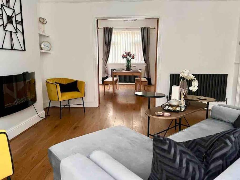 Anfield Home Sleeps 5 Close To Lfc Free Parking Ливерпуль Экстерьер фото