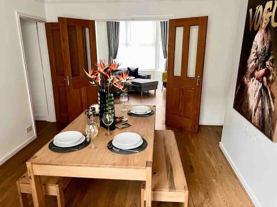 Anfield Home Sleeps 5 Close To Lfc Free Parking Ливерпуль Экстерьер фото