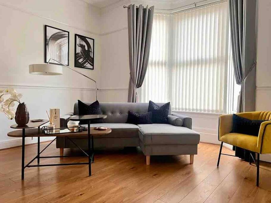 Anfield Home Sleeps 5 Close To Lfc Free Parking Ливерпуль Экстерьер фото